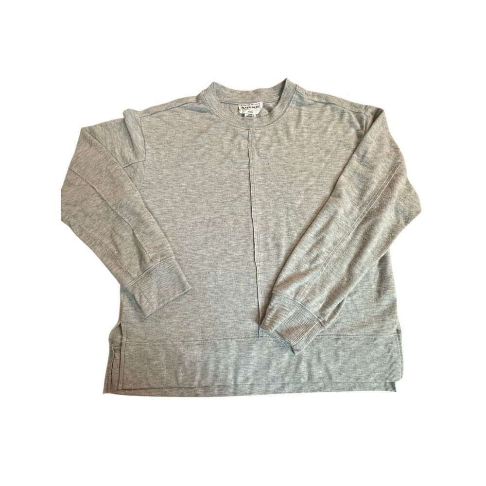 For the Republic Women's Size Medium Petite Gray Long Sleeve Sweater Top